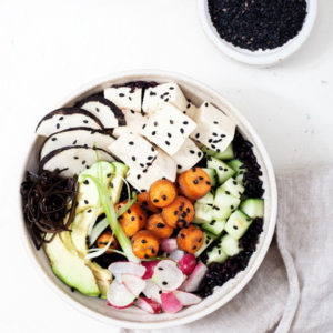 tofu_poke_bowl_sesame_glazed_carrot_hello_glow_vegan_recipes_meatlovers_lifesum